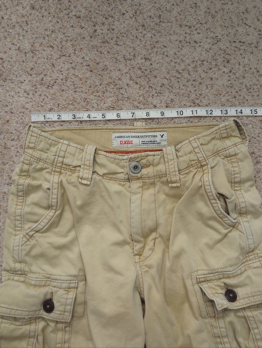 2 Pairs Of American Eagle Size 28 Classic & Cargo - Picture 5 of 10